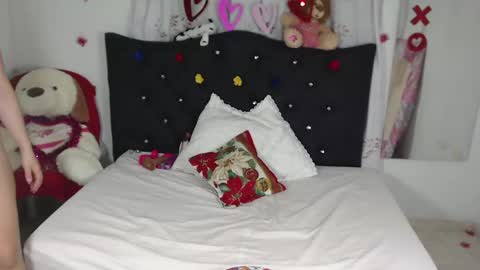 nikol_winick online show from February 16, 2025, 5:37 am