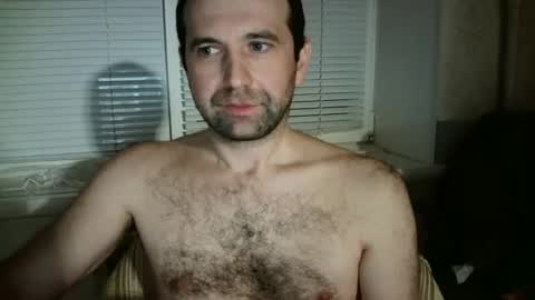 nikolas_vaz online show from January 12, 2026, 9:42 pm