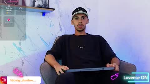 Snapshot of nikolay_dimitrov chatting on October 23, 2025, 5:40 am online show from October 23, 2025, 5:40 am