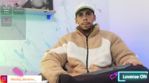 Snapshot of nikolay_dimitrov chatting on November 19, 2025, 6:35 am online show from November 19, 2025, 6:35 am