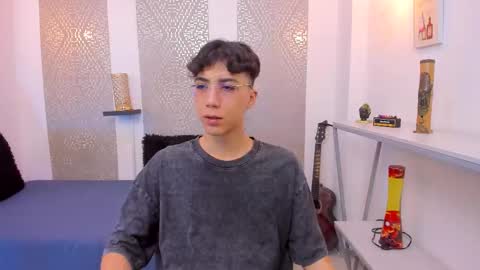    online show from October 31, 2025, 4:24 am