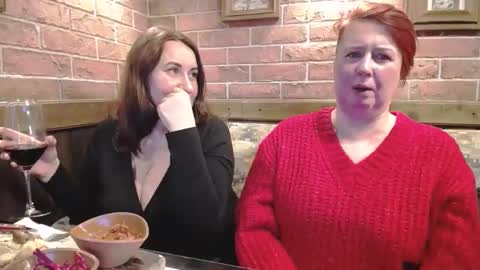 Snapshot of nikolettared chatting on December 18, 2024, 6:46 pm Nikoletta online show from December 18, 2024, 6:46 pm