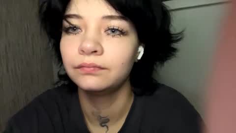 nikoli_naw online show from January 6, 2025, 7:45 pm