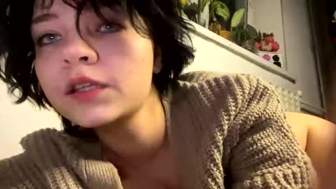 nikoli_naw online show from January 19, 2025, 8:19 pm