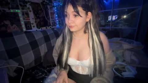 nikoli_naw online show from February 11, 2026, 8:25 pm