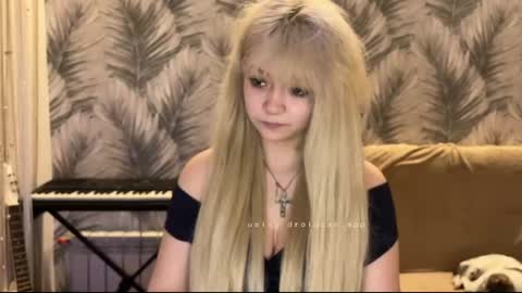 nikoli_naw online show from June 4, 2026, 7:31 pm