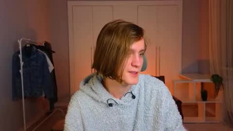 niko online show from March 11, 2025, 7:36 pm