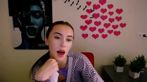 Snapshot of nikonara_ chatting on December 4, 2024, 4:16 pm nikonara_ online show from December 4, 2024, 4:16 pm