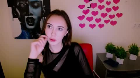 Snapshot of nikonara_ chatting on December 15, 2024, 6:26 pm nikonara_ online show from December 15, 2024, 6:26 pm