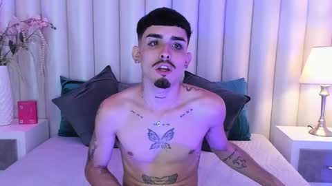 Niko Stone online show from October 30, 2025, 5:42 am