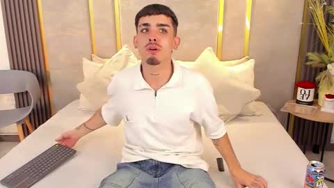 Niko Stone online show from December 16, 2025, 2:38 am