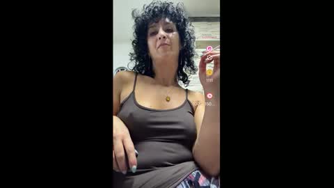 Snapshot of nikpassion123 chatting on November 9, 2025, 2:37 pm nikol online show from November 9, 2025, 2:37 pm