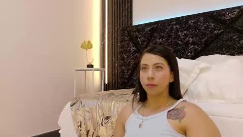  NIKY SMIT  online show from March 3, 2025, 2:48 pm