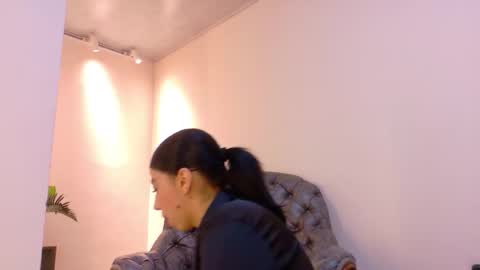  NIKY SMIT  online show from October 13, 2025, 10:59 am