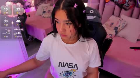 Snapshot of nikybrooks chatting on October 18, 2025, 9:32 am Niky Brooks online show from October 18, 2025, 9:32 am