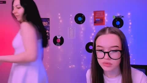 nila_eclipse online show from April 24, 2026, 8:39 am