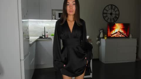 Bella online show from September 20, 2025, 3:57 pm