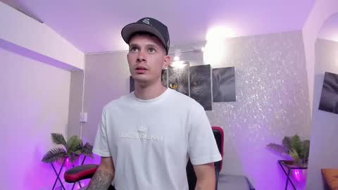 Nils online show from November 7, 2025, 3:17 am