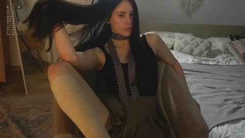 Jennet online show from November 6, 2025, 2:51 pm