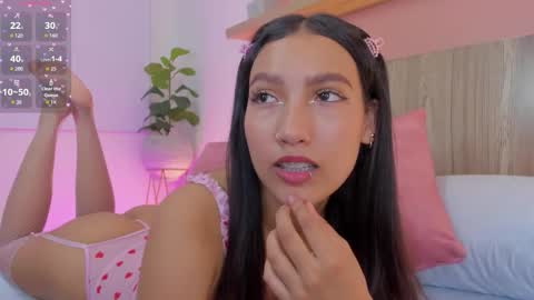 N I N A online show from November 13, 2025, 7:57 pm