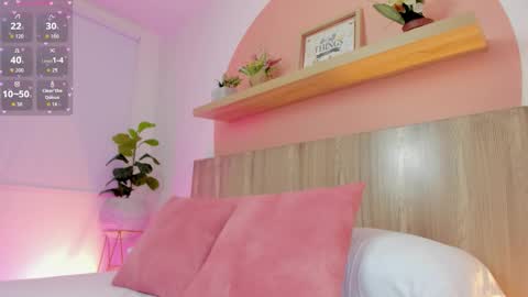 N I N A online show from December 3, 2025, 2:41 am