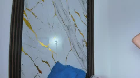 Nina online show from April 17, 2026, 9:07 pm