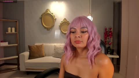 Nina online show from October 2, 2025, 3:02 am