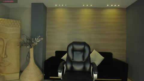 Nina online show from October 7, 2025, 3:14 am