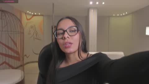 Nina online show from October 23, 2025, 2:22 am