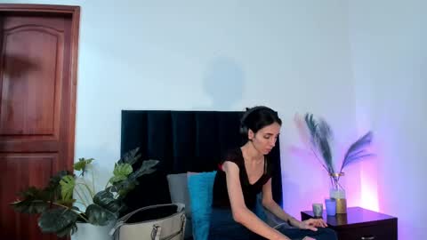 Nina online show from October 10, 2025, 6:51 pm