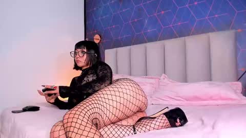 Snapshot of ninaevanss chatting on February 11, 2025, 8:20 pm Alisson online show from February 11, 2025, 8:20 pm