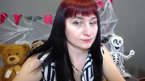 ninaflawlees online show from October 24, 2025, 11:50 am