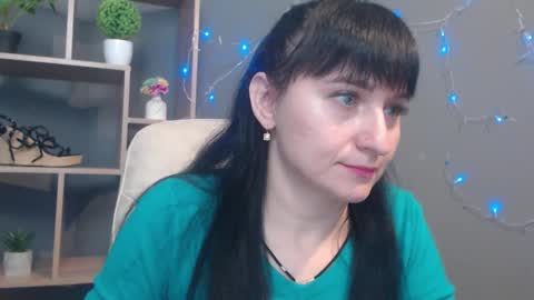 ninaflawlees online show from November 22, 2025, 12:37 pm