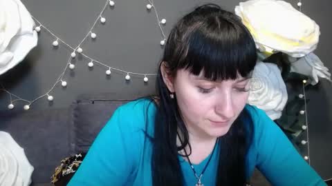 ninaflawlees online show from November 27, 2025, 2:19 pm