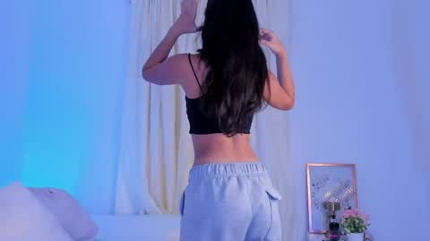 ninahtx online show from April 1, 2026, 8:50 pm