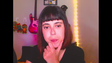ninapellegrini17 online show from October 10, 2025, 9:25 pm