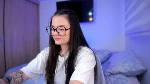 Snapshot of ninavolkov chatting on April 1, 2026, 10:29 pm ninavolkov online show from April 1, 2026, 10:29 pm