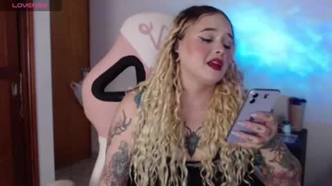 Snapshot of ninaxxstorm chatting on October 8, 2025, 2:31 am Nina online show from October 8, 2025, 2:31 am