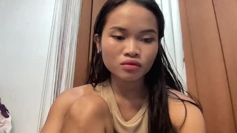 Snapshot of nini_luvskorn chatting on May 17, 2026, 10:44 am nini_luvskorn online show from May 17, 2026, 10:44 am