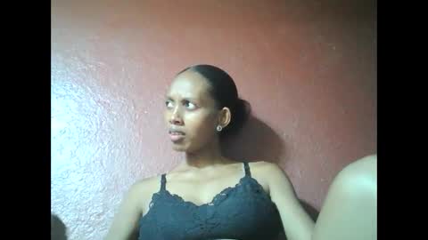 Snapshot of ninie246746 chatting on February 12, 2025, 9:52 am ninie246746 online show from February 12, 2025, 9:52 am