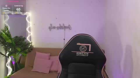 Ninnaaaa online show from December 2, 2025, 7:09 pm