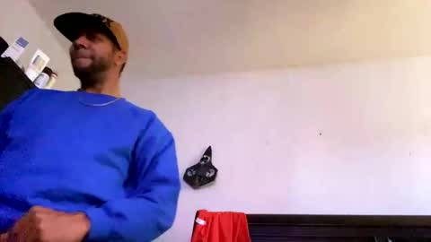 ninolindo919 online show from October 10, 2025, 3:22 pm