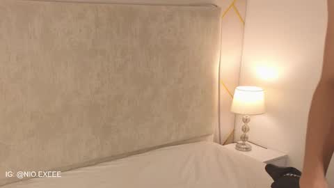 nioki_ online show from March 30, 2026, 4:02 am