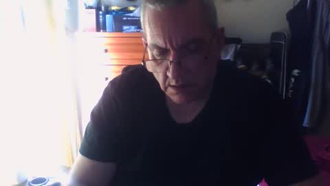 Dennis online show from October 3, 2025, 2:58 pm