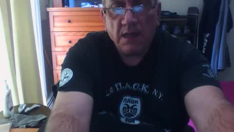 Dennis online show from October 15, 2025, 4:18 pm