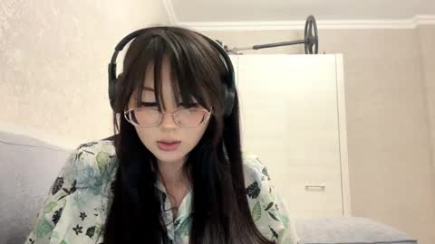 Nira online show from April 1, 2026, 9:23 pm