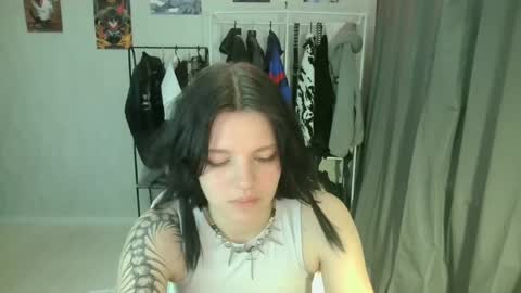 Snapshot of nishazenisek chatting on June 5, 2026, 6:24 pm Alice online show from June 5, 2026, 6:24 pm