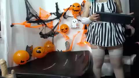 Niuk online show from October 26, 2025, 1:17 pm