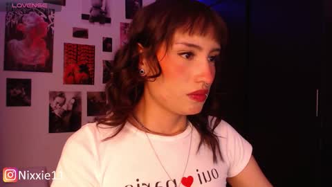 Snapshot of nixxie_ chatting on November 17, 2025, 1:22 am Nixxie online show from November 17, 2025, 1:22 am