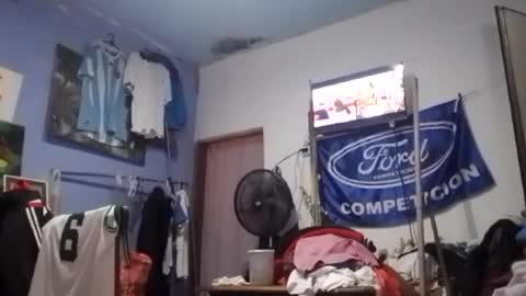 niyo_emmanuel123 online show from May 8, 2026, 8:19 am